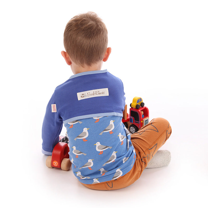 Funky striped scratch mitts that stay on, eczema / mitten sleeve design